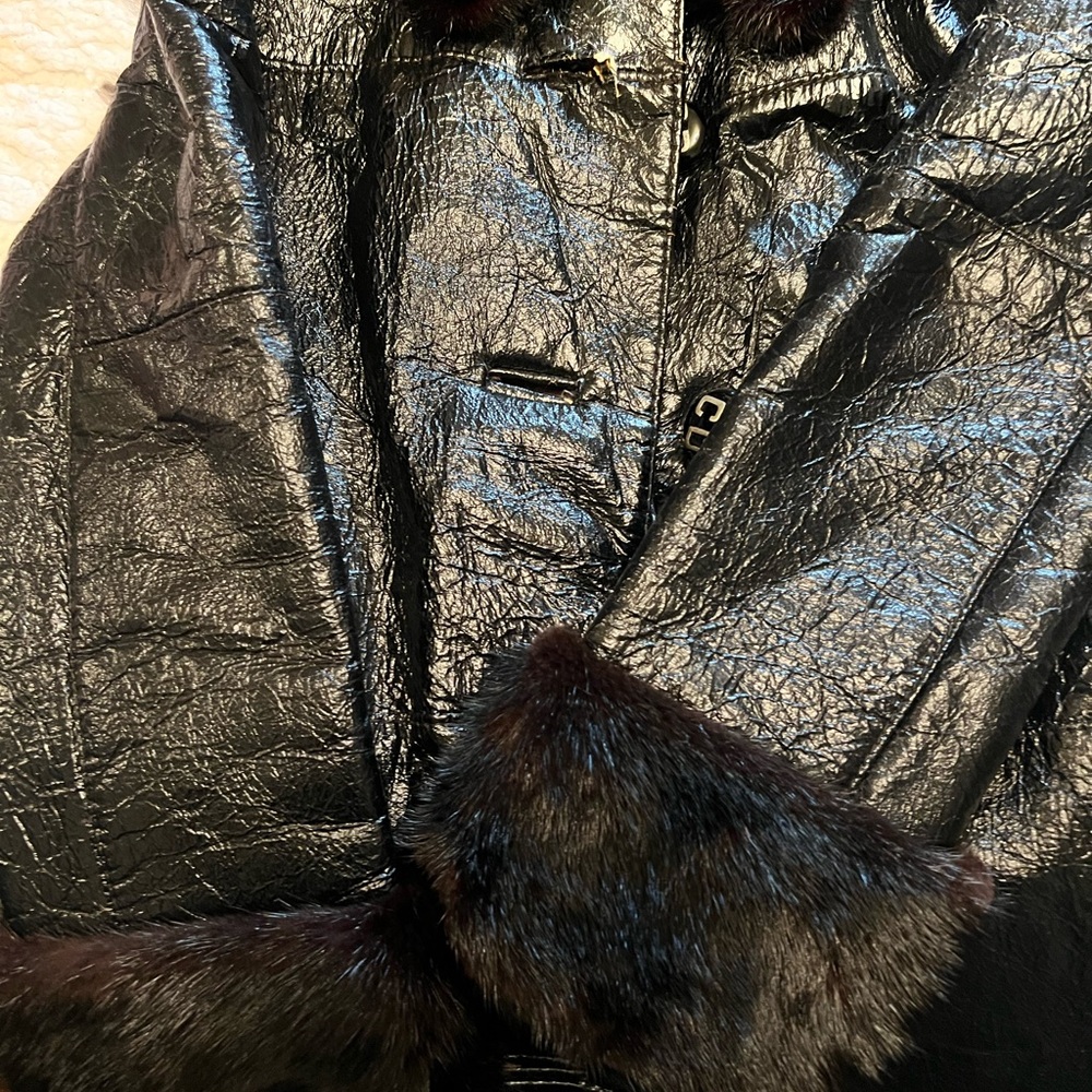 Dior CD Black Leather Coat with Faux Fur Lining - Picture 11 of 11